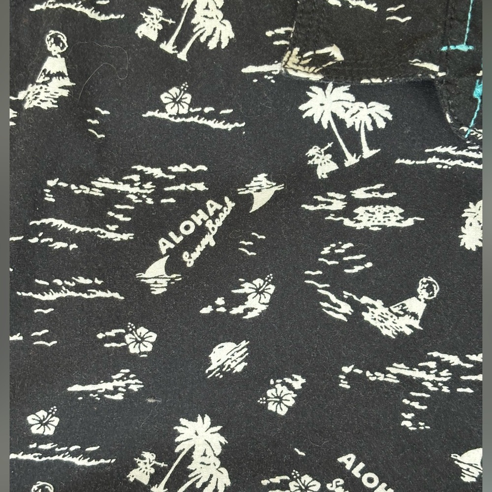 GOOD VIBES Aloha Shirt Men’s L Black Slim Fit White Palms Sharks Life is a Beach - Picture 5 of 5